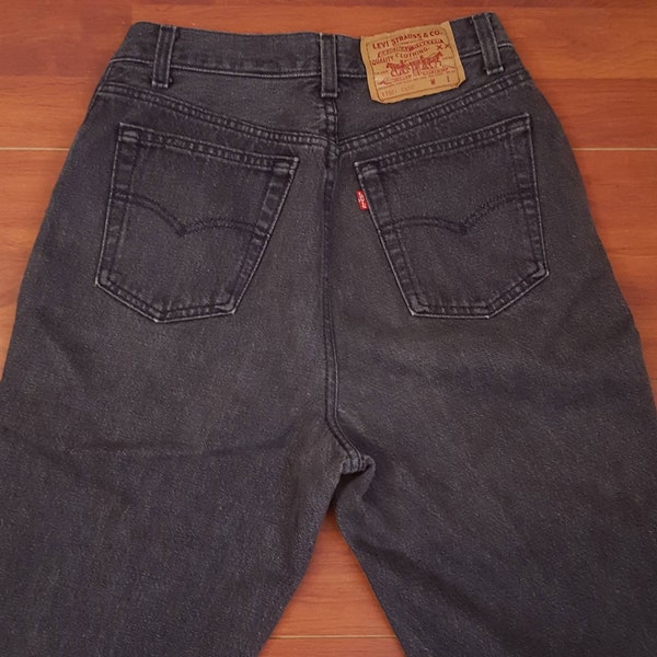 80's/90's Levi's Charcoal Gray Women's 501 Jeans - Fit like a 28W 32L - High Waisted Levi's 501 Jeans - Women's 501 High Waist - Faded Black