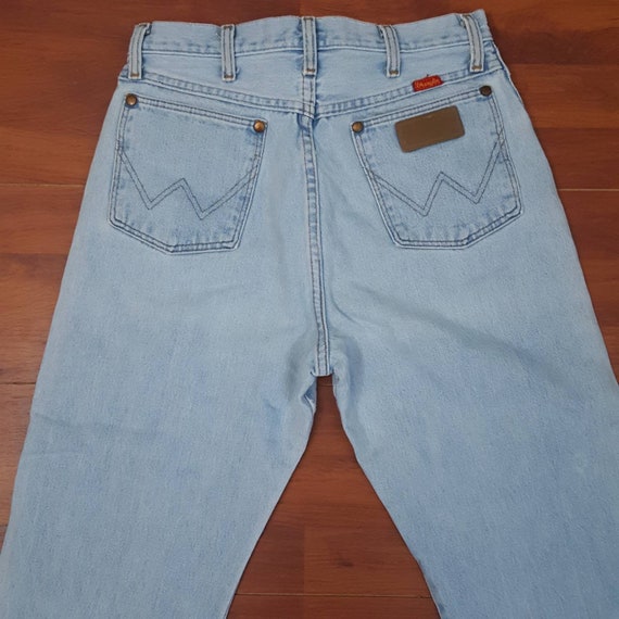 90's Lightly Distressed Women's Wranglers - Fit Li