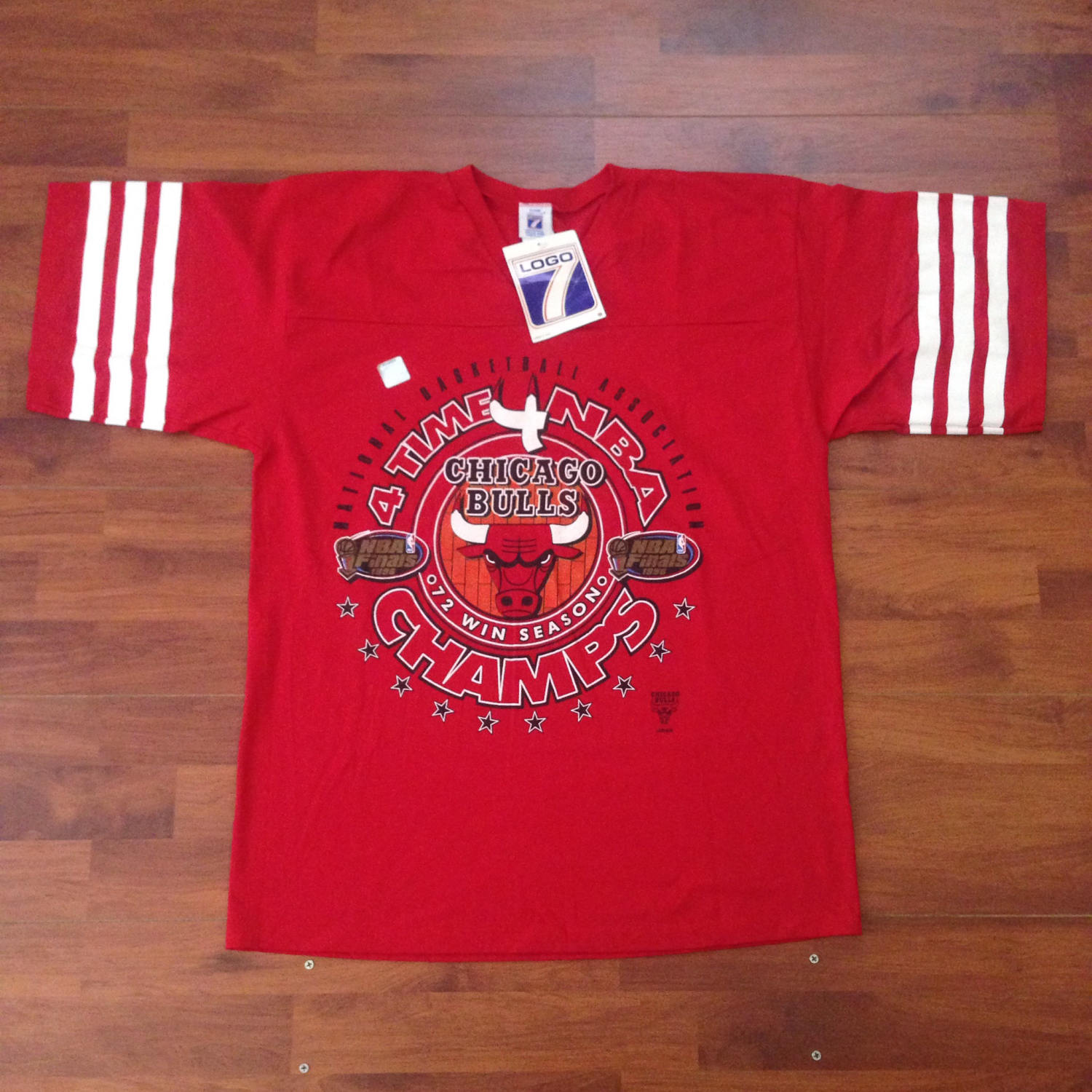 Sports / College Vintage Deadstock NBA Chicago Bulls 1996 Champions Tee Shirt Large Made USA