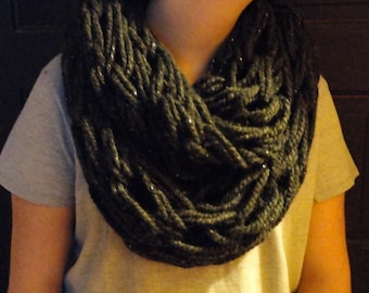 Arm knitted Chunky Infinity Scarf