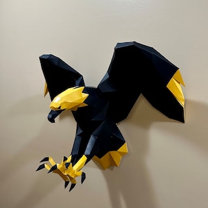 Marquette GOLDEN EAGLE - 3D Poly Papercraft - Wall Mount, College Mascot