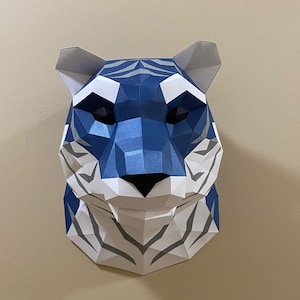 MEMPHIS TIGER Mascot  - 3D Poly Papercraft - Tiger Head Wall Mount, Blue, Grey, White-