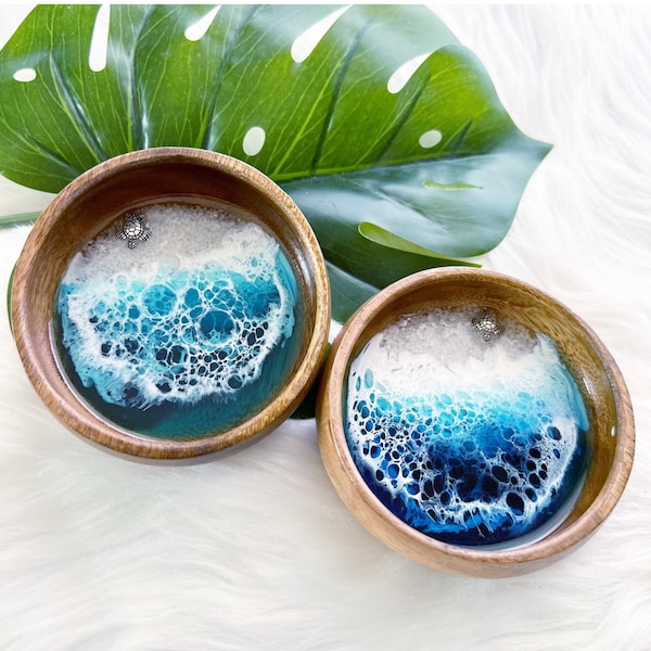 Resin Beach Art Ring Dish, Resin Art, Epoxy Art, Ring Dish, Jewelry Dish, Resin Beach Art, Wave Art, Resin Ocean Art, Wood Ring Dish, Beach