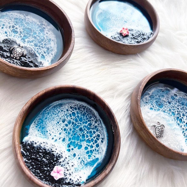 Resin Beach Art Ring Dish, Resin Art, Epoxy Art, Ring Dish, Jewelry Dish, Resin Beach Art, Wave Art, Resin Ocean Art, Wood Ring Dish, Beach