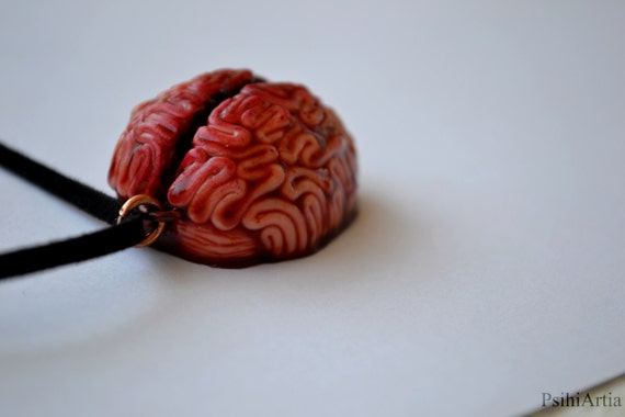 Collier en pâte fimo pendentif Halloween bijoux cerveau pendentif Spooky cerveau collier morbide bijoux Halloween collier Creepy morbide