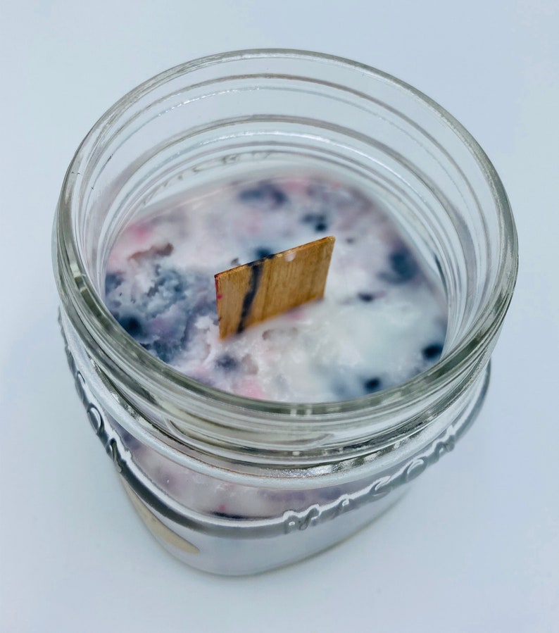Crackle candle BLACK RASPBERRY VANILLA wood wick 8oz soy candle Summer candle Delicious scent. Mason jar candle