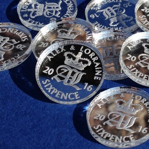 Wedding Favours Personalised Lucky Sixpence Table Decorations UK Sixpences Silver Mirror Acrylic Coins Confetti Keepsakes Party Decor