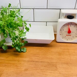 Vintage kitchen scale, baking scale, white