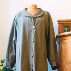 Vintage Womens Raincoat / Oversize Rain Jacket / Trench Coat - Etsy