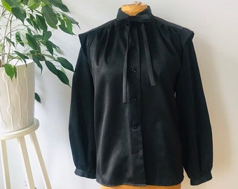 Ladies vintage blouse / shirt / top, black, long sleeves, pussycat bow