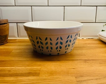 Vintage mixing bowl, white, turquoise, serving, Swedish