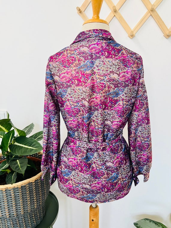 Ladies vintage blouse / top, belted, paisley, pur… - image 8