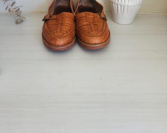 Vintage ladies loafers, leather, huaraches, brown