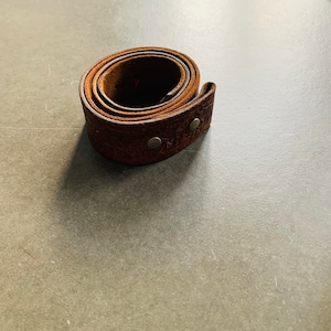Vintage leather belt, tooled Western, Southwest,boho