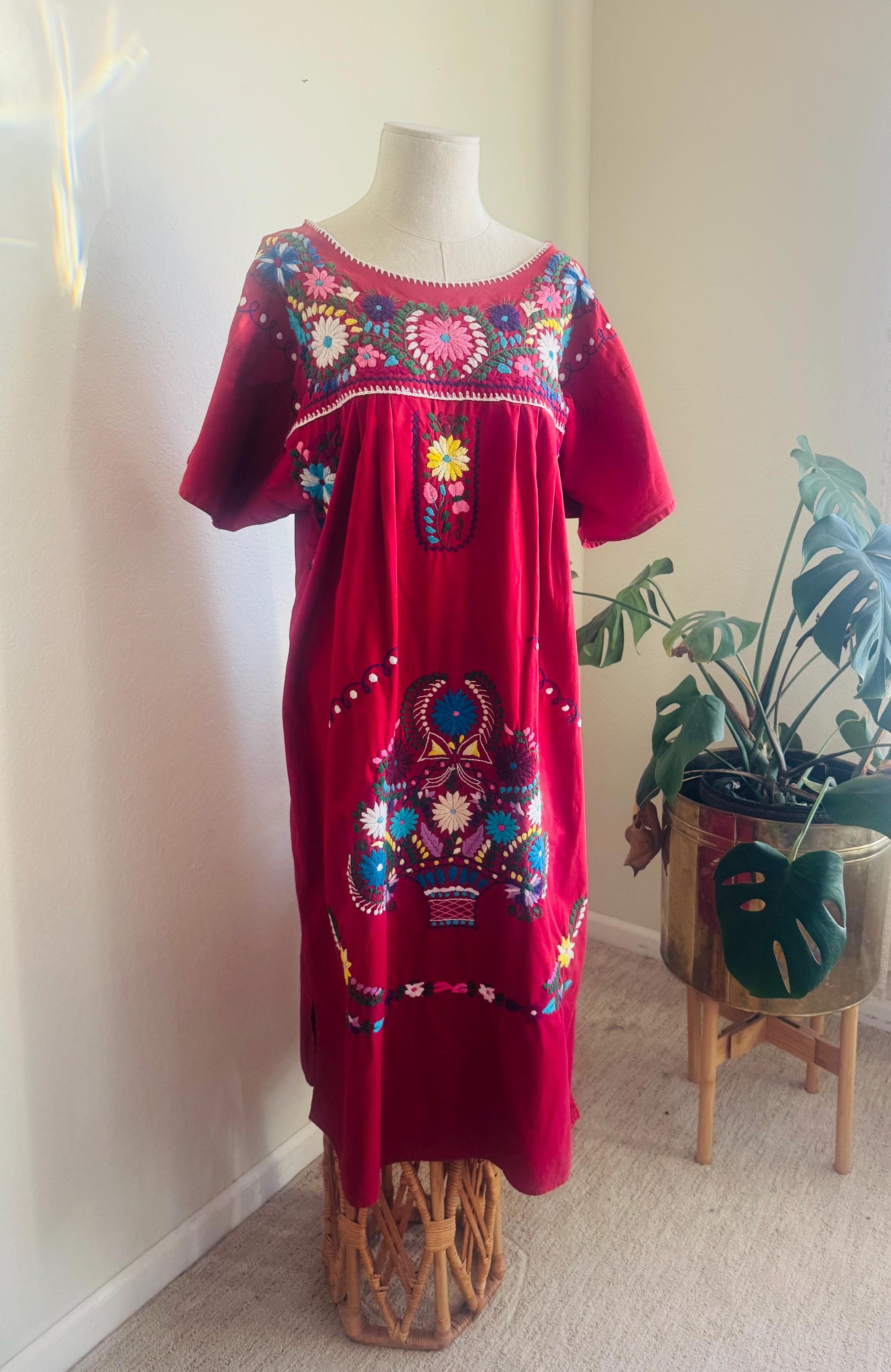 pink elegant maternity dress White Cotton Embroidered Christmas Dress 9-10y
