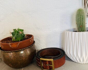Vintage Leather Belt, Boho Chic Accessory | Brown Saddlery Hide | Brass Buckle, Ladies 28–32 Inches
