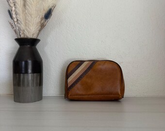 Vintage travel case / toiletry bag, brown