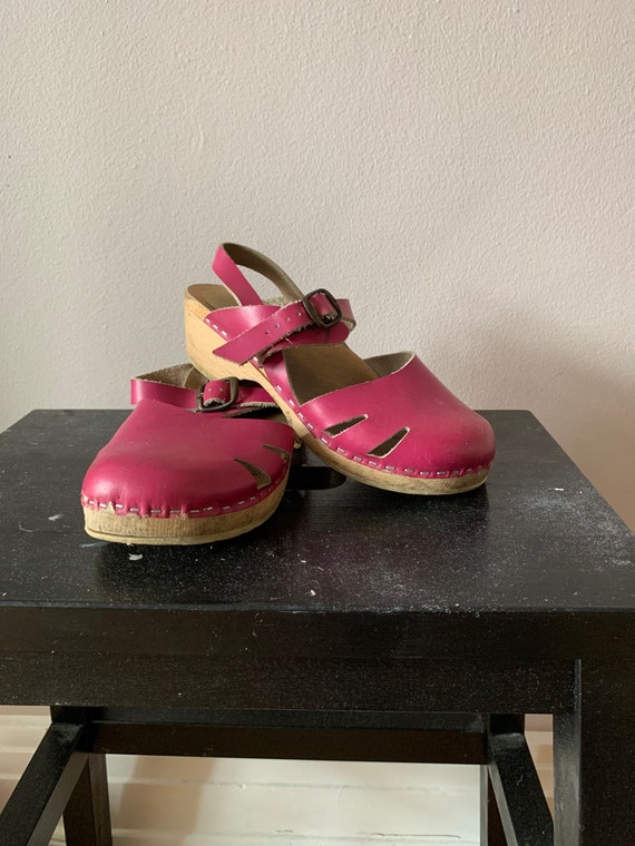Vintage girls clogs, pink leather, wooden soles