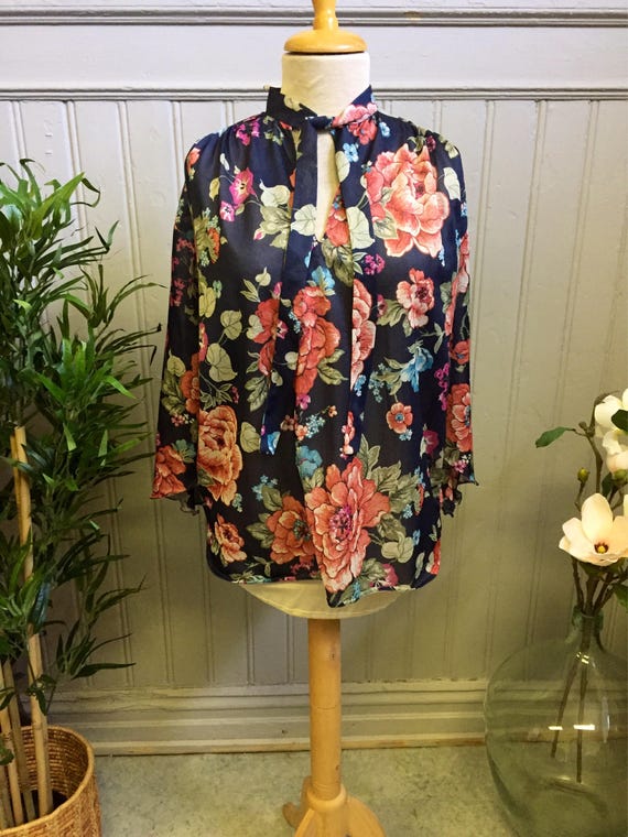 Ladies vintage blouse, 1970s, boho, floral top, gypsy shirt