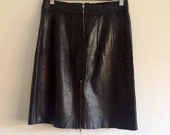 jupe en cuir vintage, rocker noir années 1970