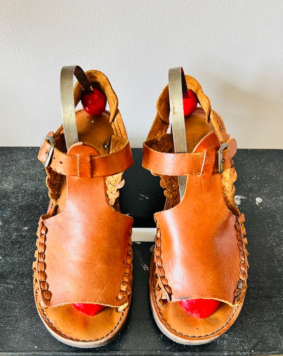 Ladies vintage leather sandals / wedges, huarache… - image 4