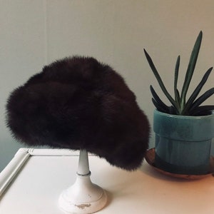 Vintage fur hat / tam / beret, ladies, brown