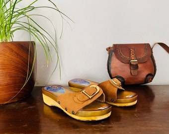 Vintage girls clogs, brown, gold buckle, leather, boho chic wedges