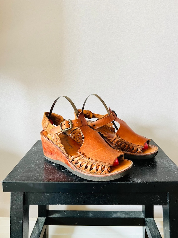 Ladies vintage leather sandals / wedges, huarache… - image 1