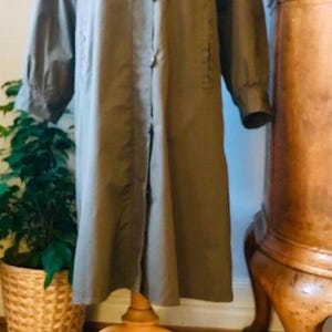 Vintage Raincoat, Oversize Trench, Mocha Brown, Quilted Sleeves (DE40 US10, 44in Length) - Alexandra Päls Sweden