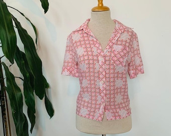 1960s Vintage Blouse, Pink Graphic Print, Short Sleeve, S/M - Tomboy Chic, High Waisted Styling, Summer Top