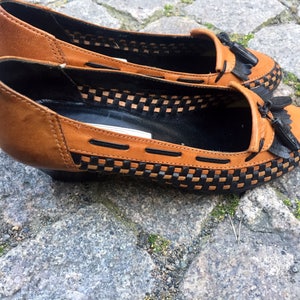 Ladies vintage loafers / shoes / flats, woven leather, black tan