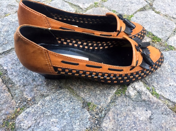 Ladies vintage loafers / shoes / flats, woven leather, black tan