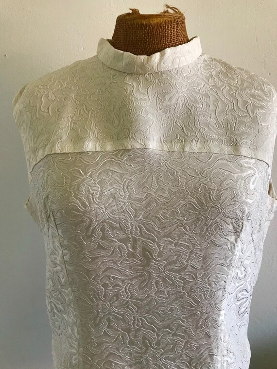 Ladies vintage top,  white sleeveless shirt, 1940… - image 5