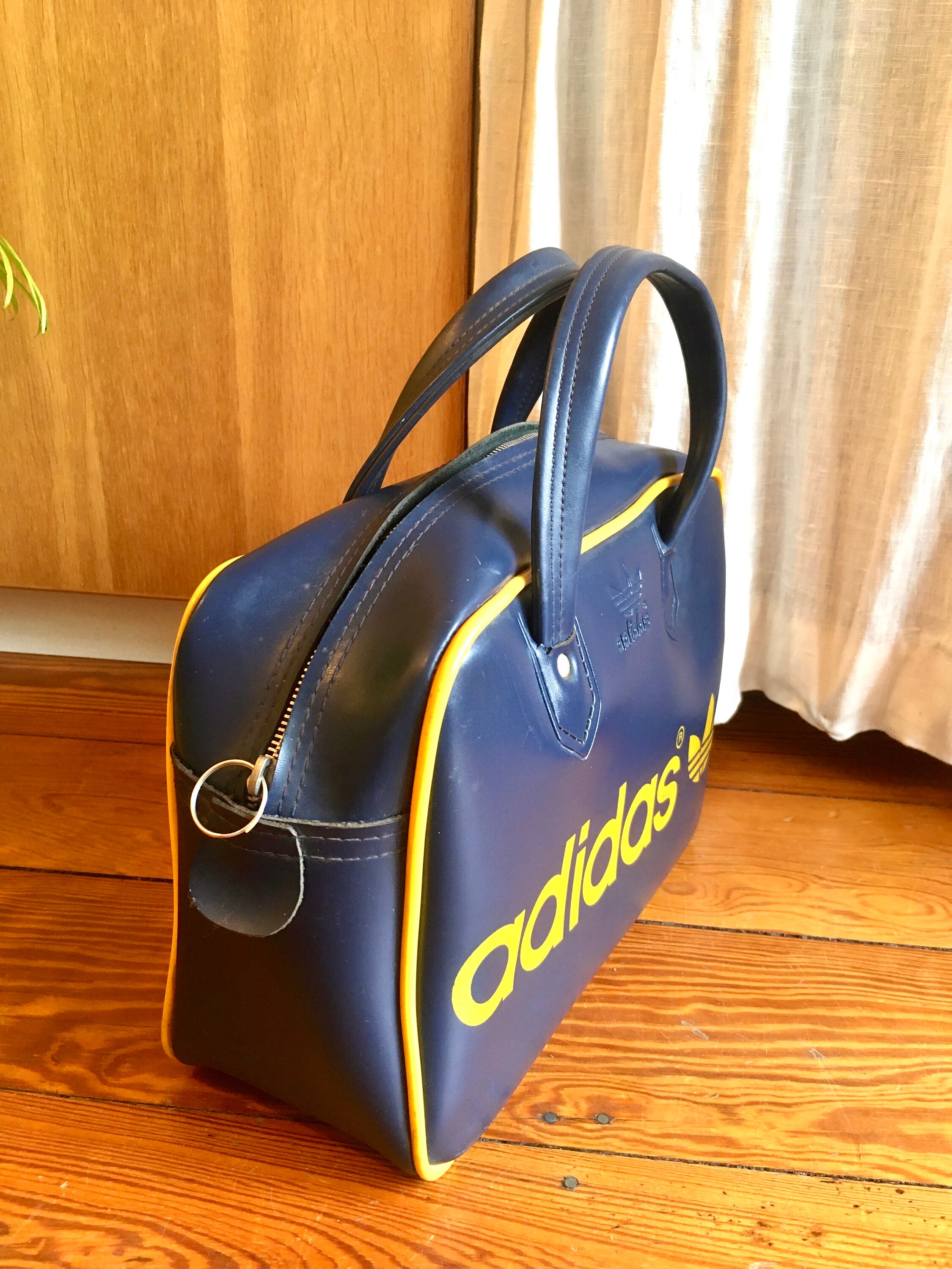 Amazing 70's Adidas Small Handbag Vintage Original Deadstock Amazing 70's Adidas Small Handbag Vintage Original Deadstock