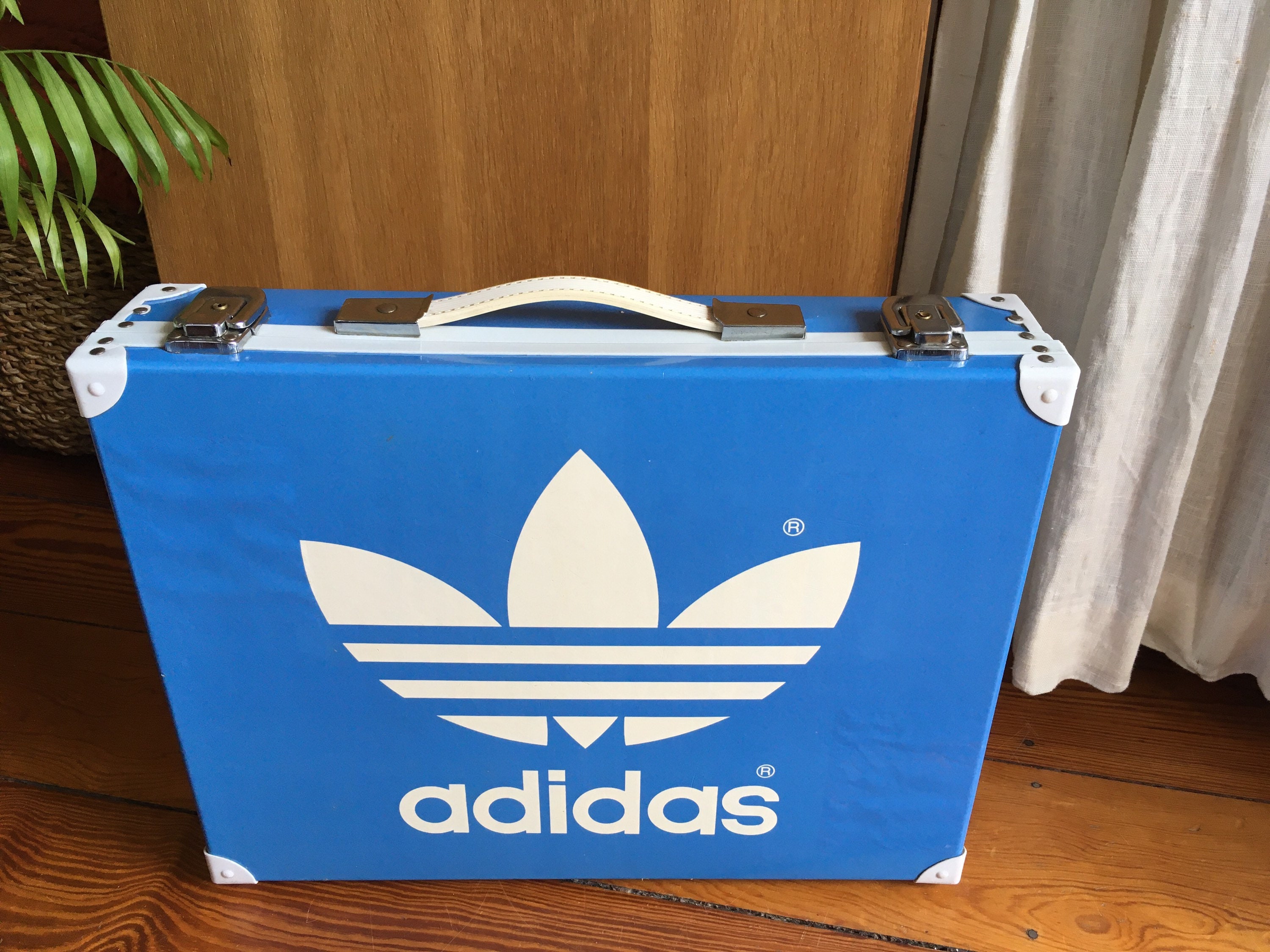 Adidas aktentasche sales