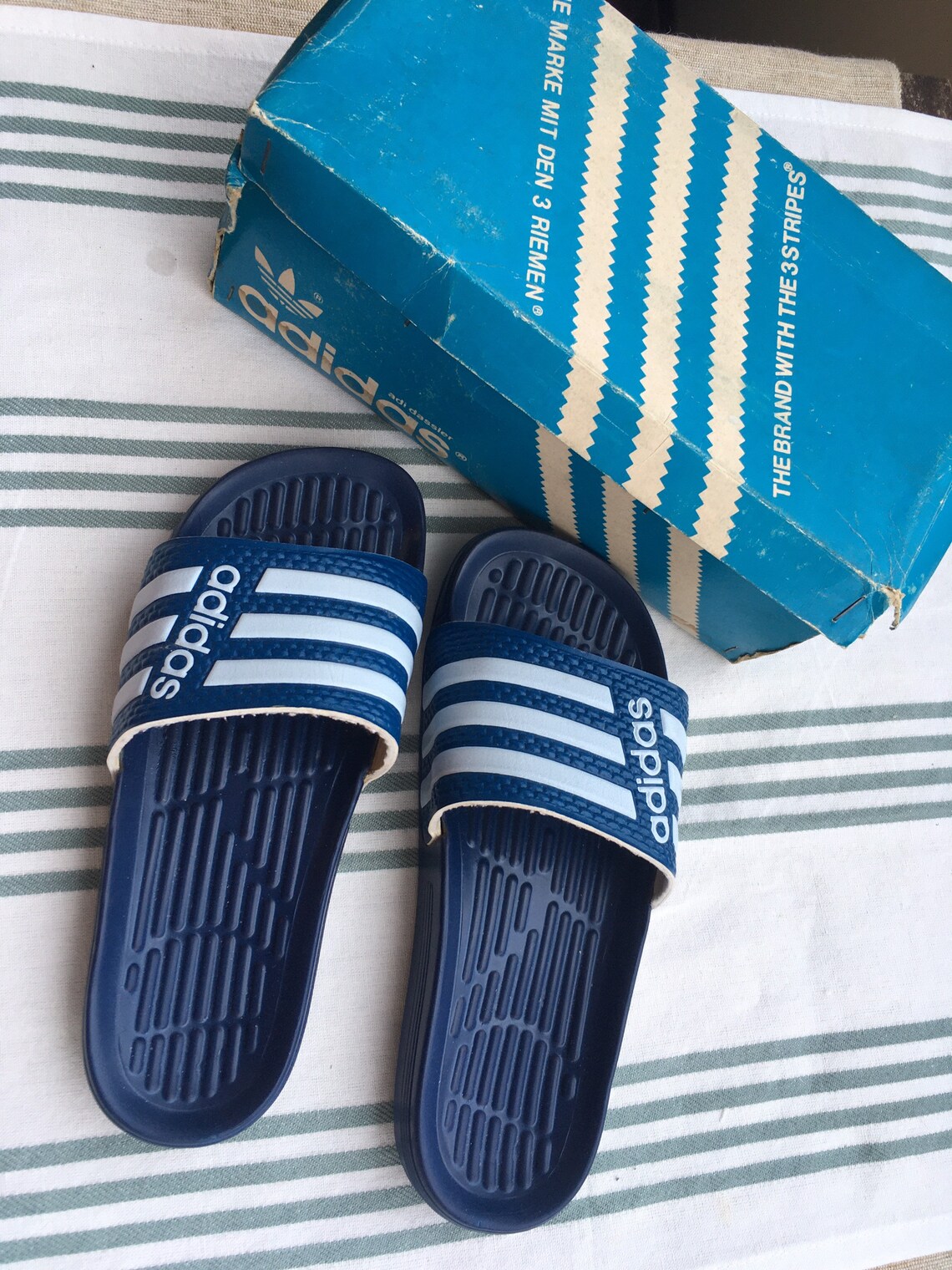 adilettes