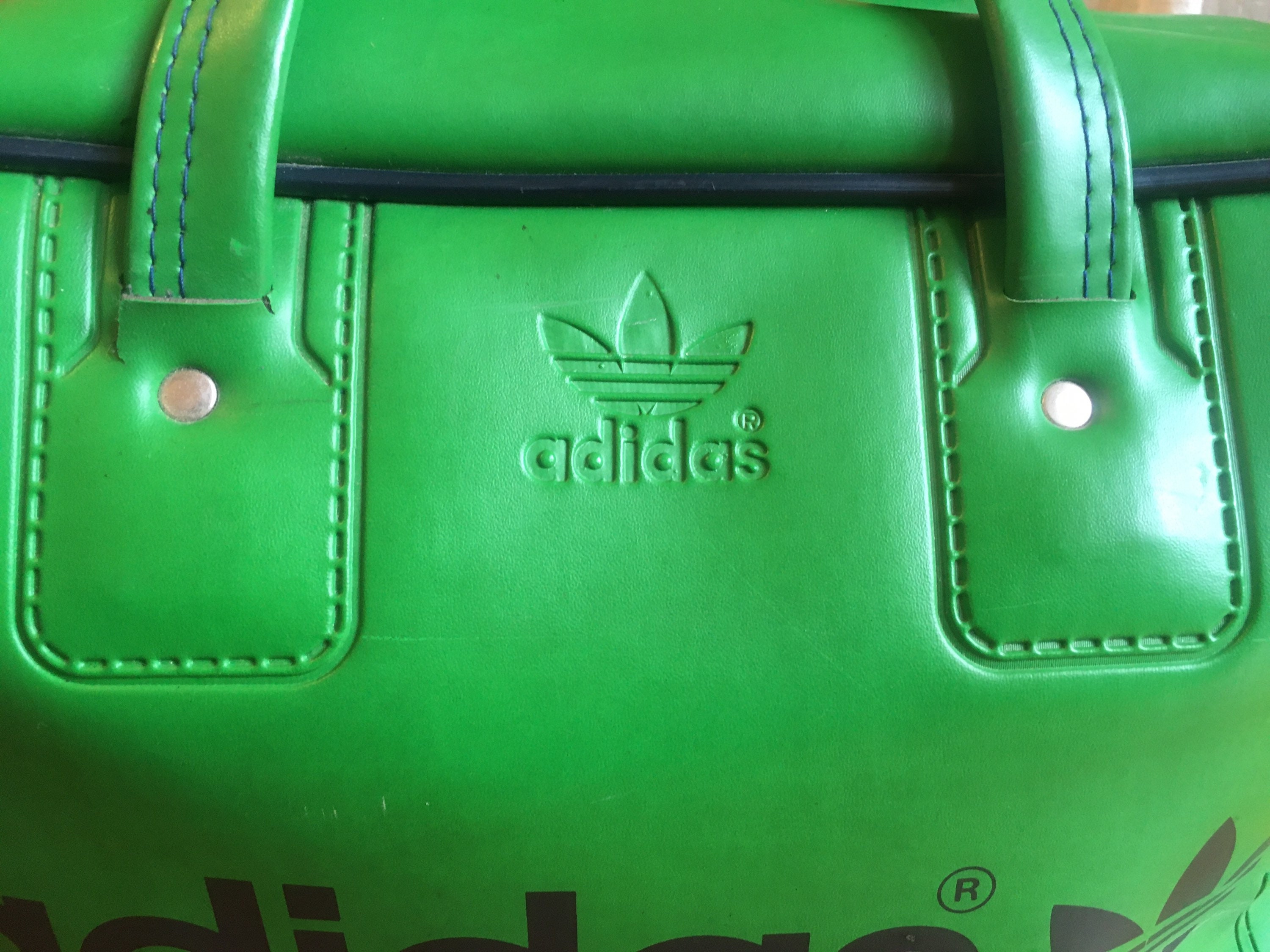 Sacoche vintage Adidas Emmaüs Etikette