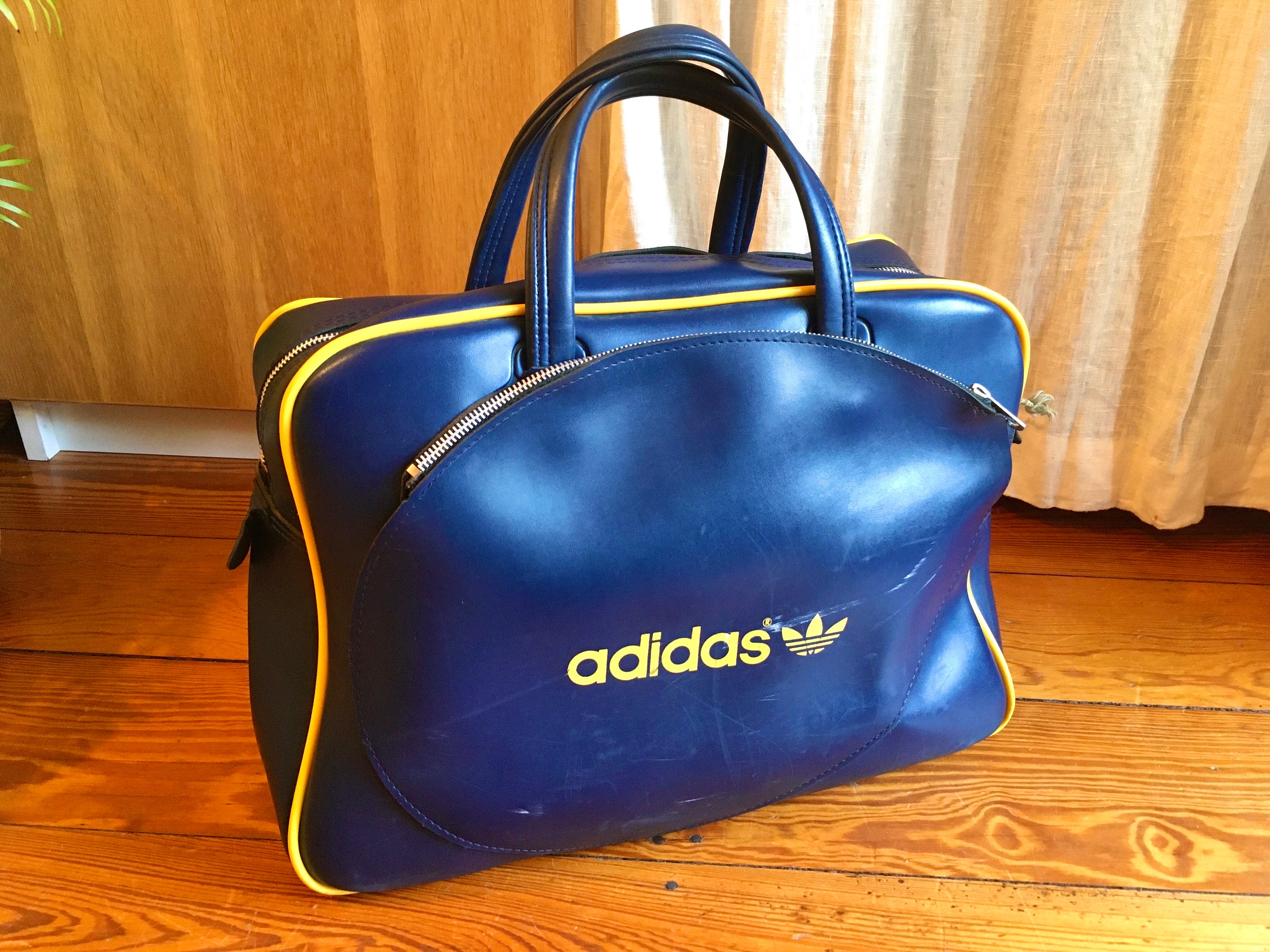 専用。adidas ヴィンテージバッグ　ブラック×イエロー 専用。adidas ヴィンテージバッグ ブラック×イエロー
