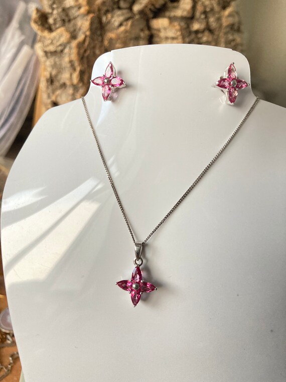 A Modern White Gold Pink Sapphire Pendant and Earring Set SKU4386