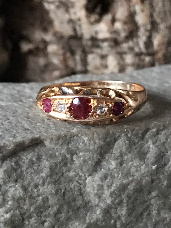 A Wonderful Victorian Style  Ruby And Diamond Rin… - image 3