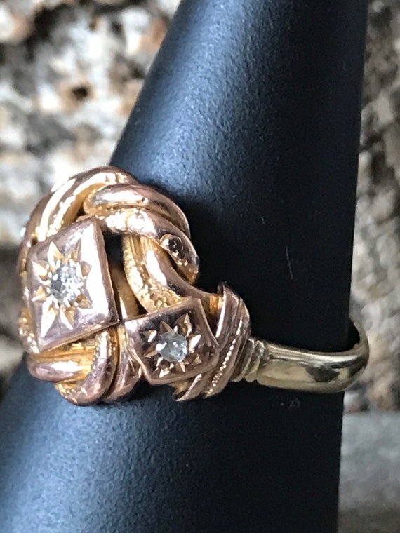 A Wonderful Vintage 9ct Gold And Diamond Knot Rin… - image 6