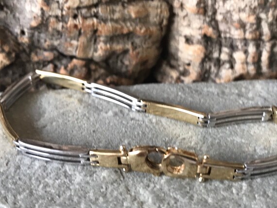 A Modern Stylish Two Colour 9ct Gold Bracelet    … - image 2