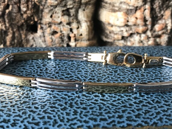 A Modern Stylish Two Colour 9ct Gold Bracelet    … - image 8