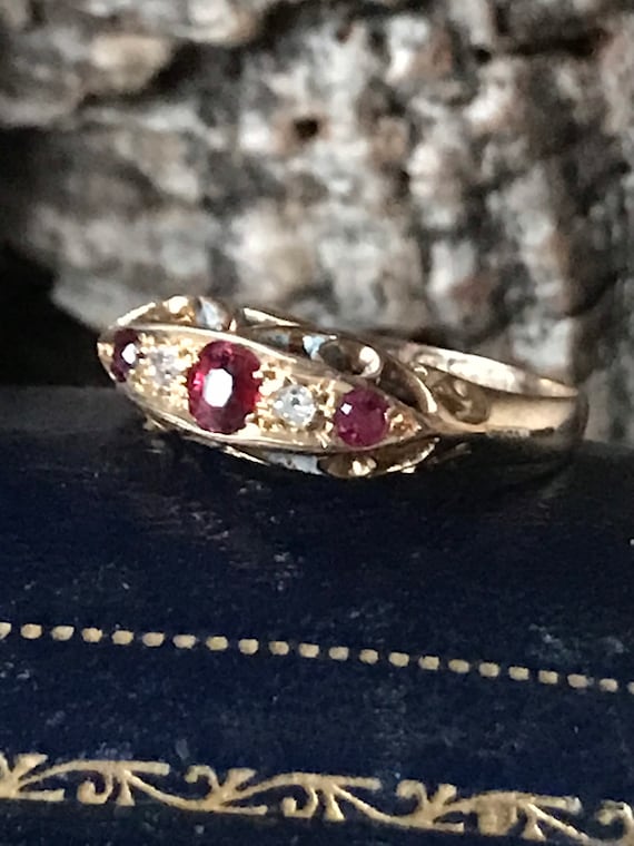 A Wonderful Victorian Style  Ruby And Diamond Rin… - image 5