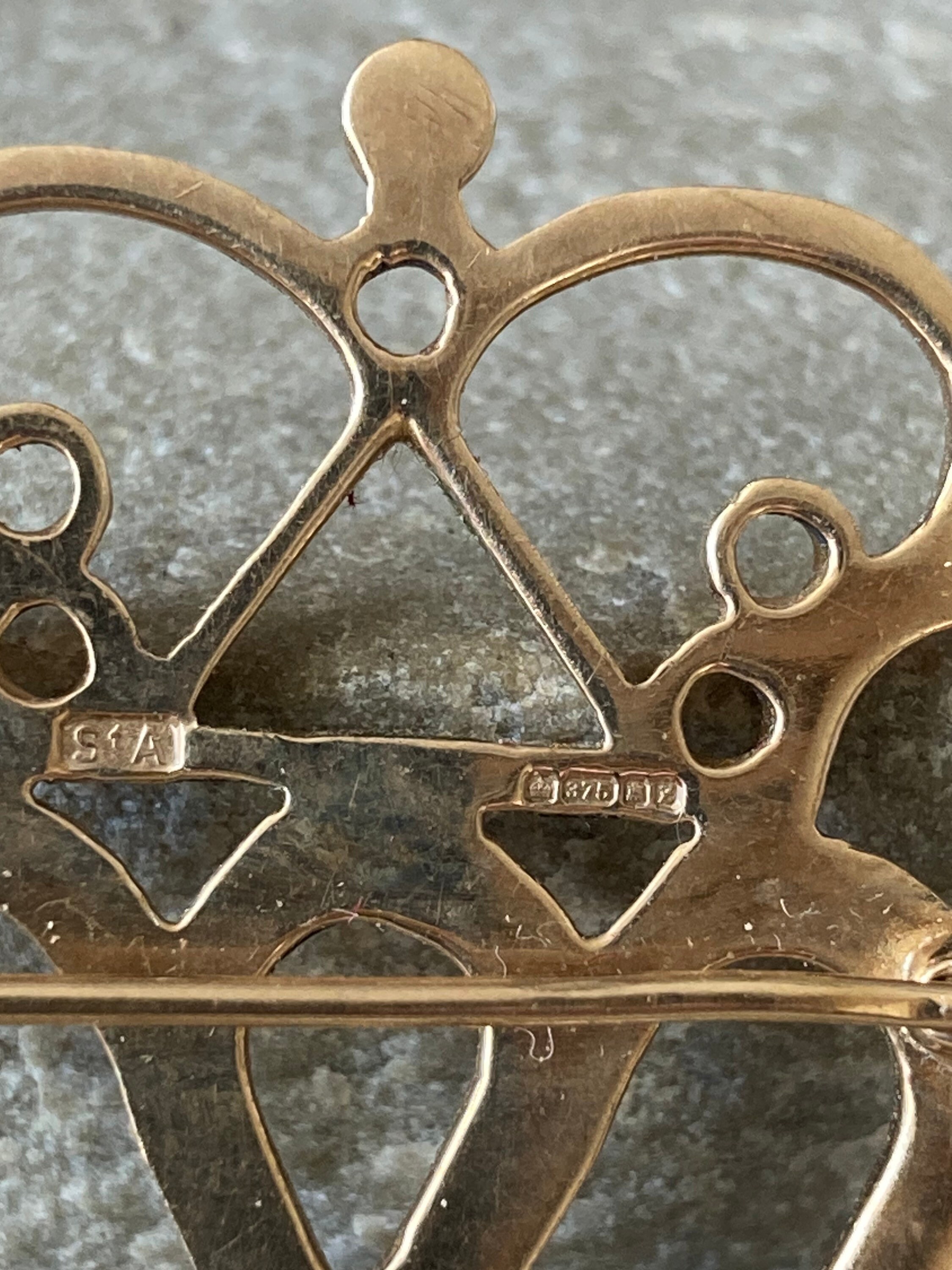 Gold luckenbooth brooch sale