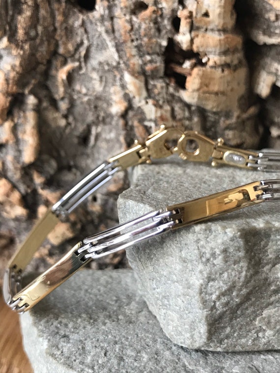 A Modern Stylish Two Colour 9ct Gold Bracelet    … - image 6