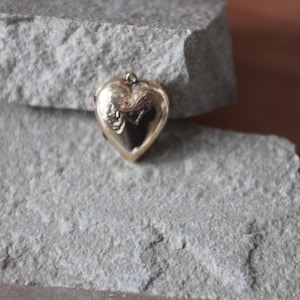 A Vintage  Puffy 9ct Gold Back And Front Heart Locket   SKU1622