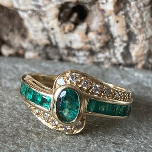 A Spectacular Preloved Emerald And Diamond Ring   SKU6009