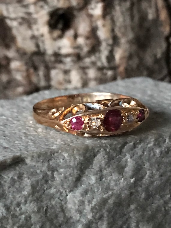 A Wonderful Victorian Style  Ruby And Diamond Rin… - image 9