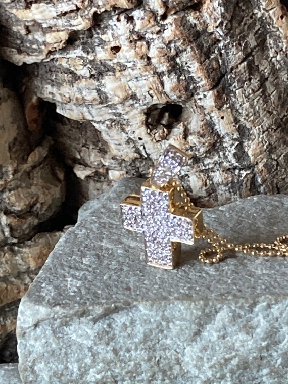 A Stunning Chunky Modern 18ct Gold Diamond Cross … - image 2